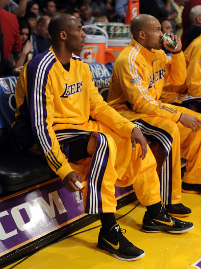 他始终充满 他始终充满