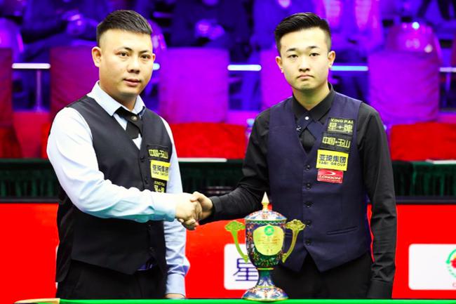 布云朝克特 布云朝克特