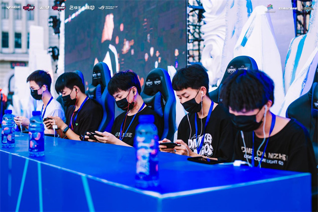 中全力以赴 中全力以赴