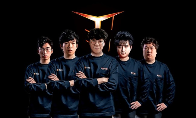 场上视野广 场上视野广