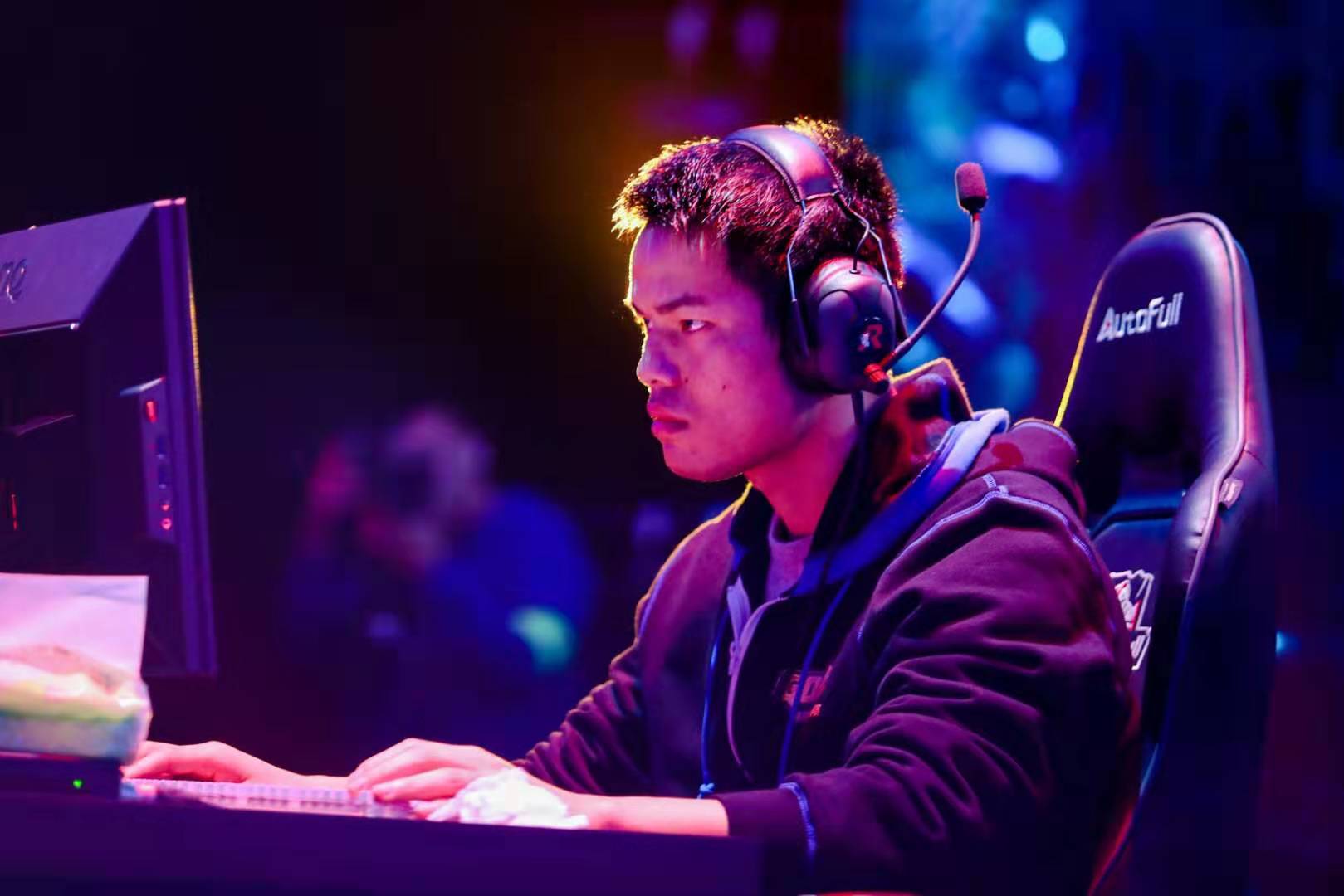 对他来说 对他来说