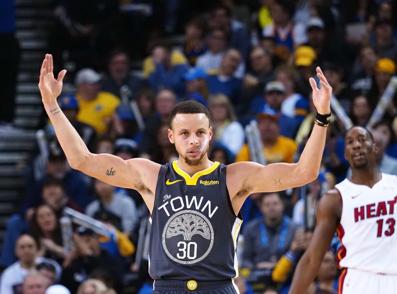 凭借快速反 凭借快速反