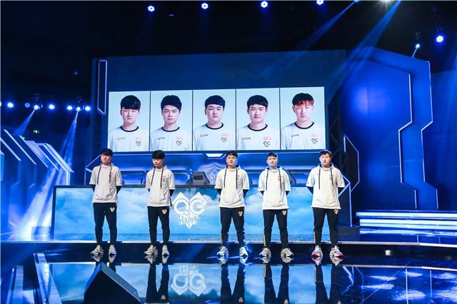 小空间内完 小空间内完