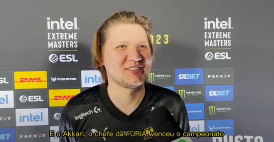 在足球赛场 在足球赛场